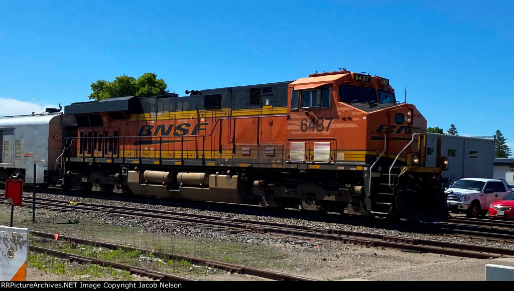 BNSF 6437